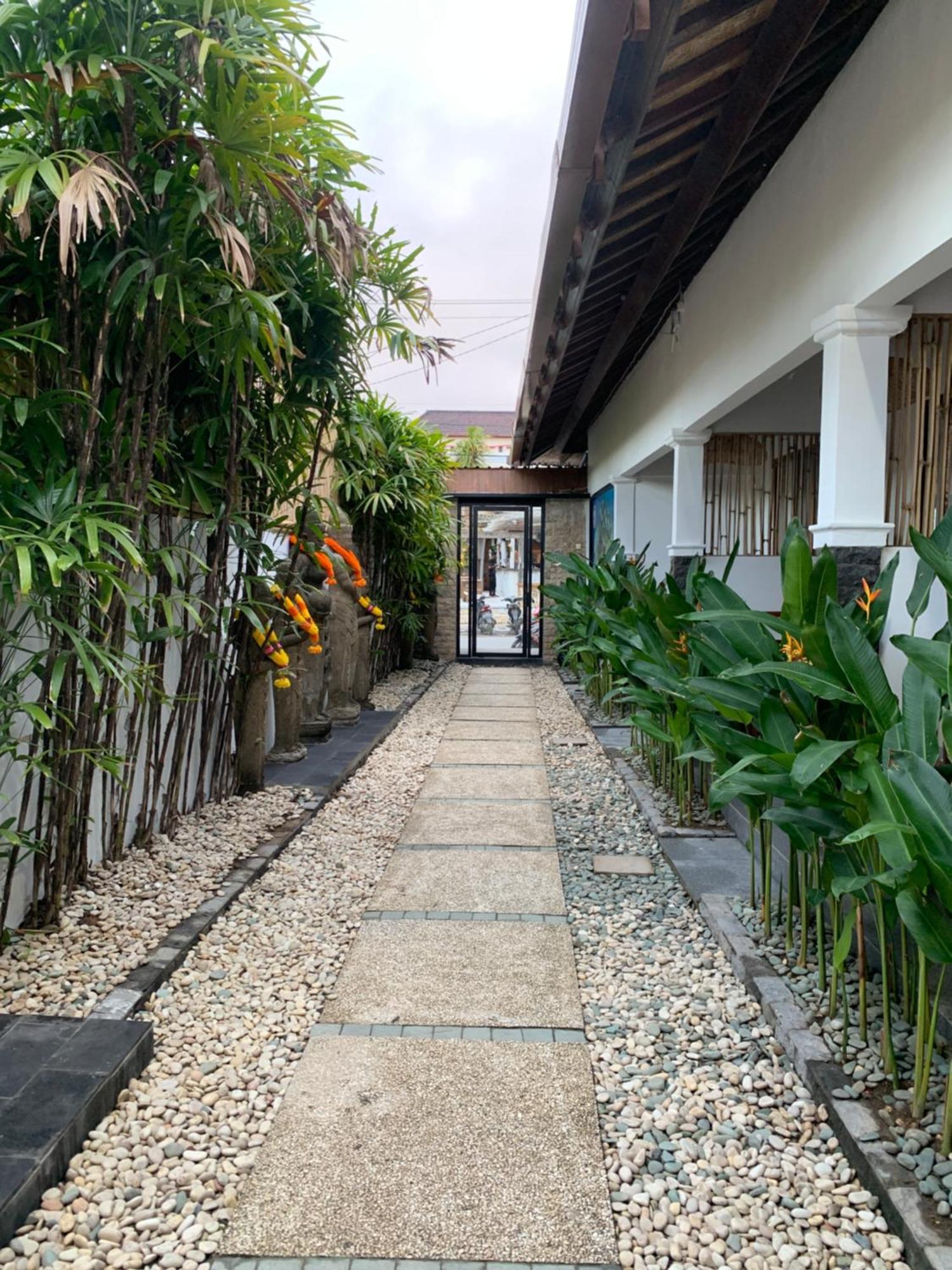 Morgan House Aparthotel Kuta  Bagian luar foto